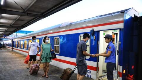 Tăng thêm tàu khách trên tuyến Bắc - Nam phục vụ du lịch Hè
