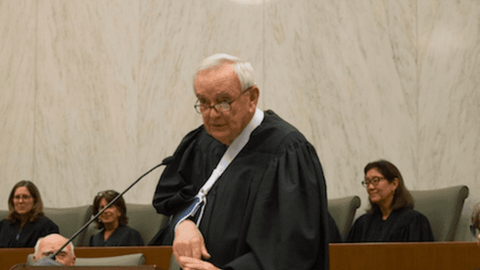 '1-0' nghiêng về ông Donald Trump trong cuộc điều tra hồ sơ mật