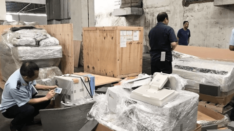 Hai cựu cảnh sát móc nối để nhập lậu container hàng như thế nào