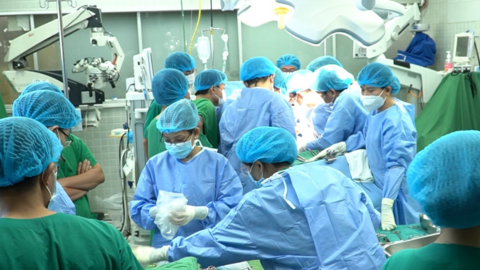 Các bệnh viện tại TP.HCM: Đấu thầu vẫn vướng, thuốc thiếu trước hụt sau