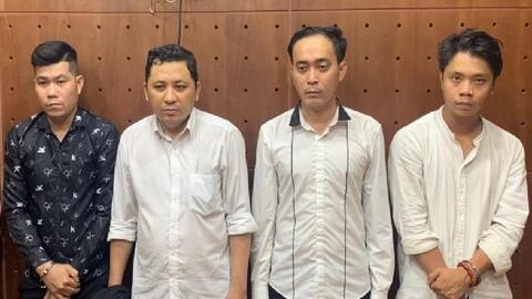 Bắt tạm giam quản lý và nhân viên karaoke Hollywood