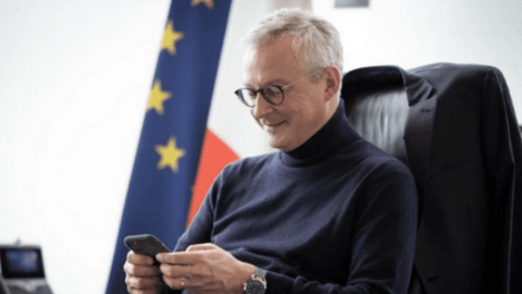 Dân châu Âu đổ xô mua chăn điện, quần tất giữ nhiệt khiến các công ty Trung Quốc cháy hàng, cổ phiếu tăng vọt