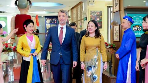 Nhà hát Múa rối Thăng Long biểu diễn phục vụ Thái tử Đan Mạch