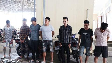 Bắt nhóm bảo kê và hủy hoại tài sản các quán cà phê