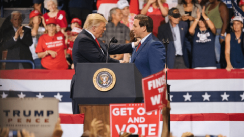 Thống đốc DeSantis lần đầu đáp trả cựu Tổng thống Trump