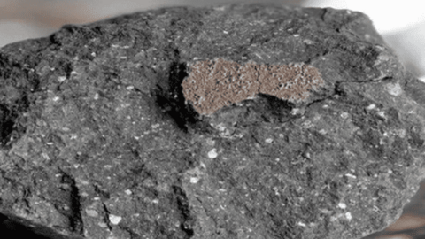 Thiên thạch 4,6 tỷ năm tuổi có thể giúp "giải mã" nguồn gốc của nước trên Trái đất