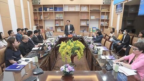 Nâng cao chất lượng chăm sóc bệnh nhân hô hấp nhi tại Việt Nam