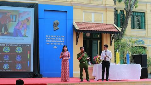 Ma túy đội lốt thực phẩm, thuốc lá điện tử tấn công giới trẻ
