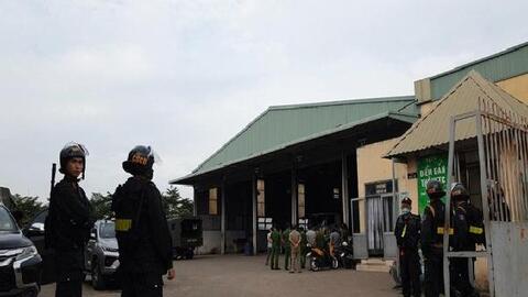 Tạm giữ nhiều người sau vụ khám xét 2 trung tâm đăng kiểm ở TP.HCM