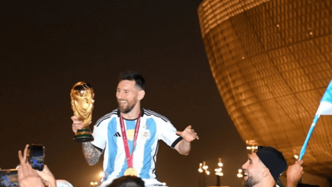 Argentina vô địch, Messi và đồng đội lên xe buýt 2 tầng rước cúp khắp phố Qatar