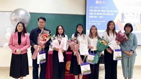 Sinh viên Học viện Ngân hàng đạt giải Nhất cuộc thi khoa học công nghệ