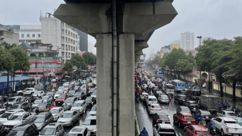 Xén vỉa hè, thu hẹp lô cốt để mở rộng đường, tránh ùn tắc tại Hà Nội