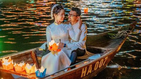 Phố cổ Hội An chật kín du khách ngày đầu năm