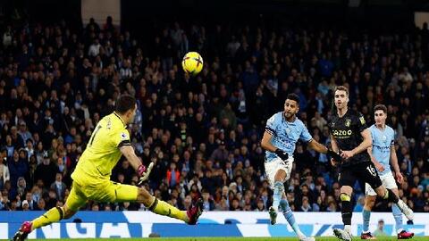 Man City chỉ còn kém Arsenal 3 điểm