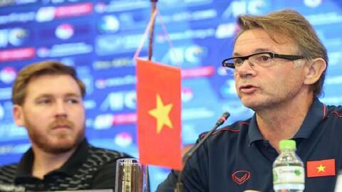 Hé lộ mức lương của tân HLV trưởng ĐT Việt Nam: Hơn cả HLV Park Hang Seo