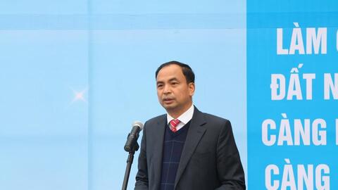 Di dời những tàu cũ nát tại hồ Tây là điều tất yếu