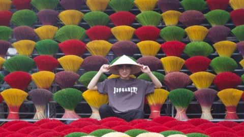 Làng hương Quảng Phú Cầu rực rỡ sắc màu thu hút giới trẻ đến chụp ảnh, quảng bá du lịch