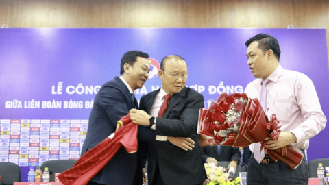 Yêu cầu khó của thầy Park ngày ra mắt & bài toán không dễ với HLV Philippe Troussier