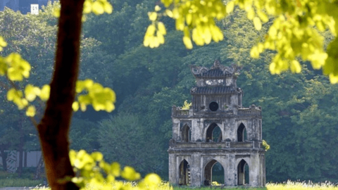 Miền Bắc tăng nhiệt, miền Trung mưa lớn dài ngày