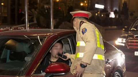 Kiên quyết xử lý nghiêm những hành vi chống đối khi được yêu cầu kiểm tra nồng độ cồn