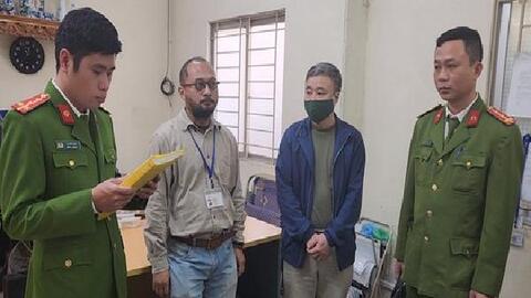 Giám đốc, phó giám đốc trung tâm đăng kiểm chia tiền nhận tiền hối lộ theo bậc thang