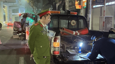 Quận Cầu Giấy (Hà Nội): Thu giữ máy xúc do đào vỉa hè đường Xuân Thủy không phép