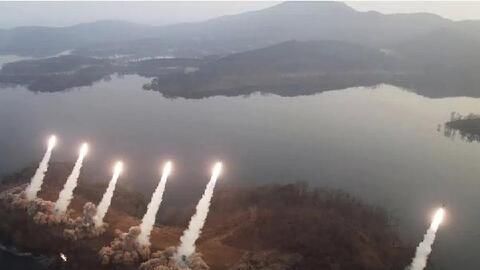 Ông Kim Jong Un giám sát tập trận giả định tấn công Hàn Quốc