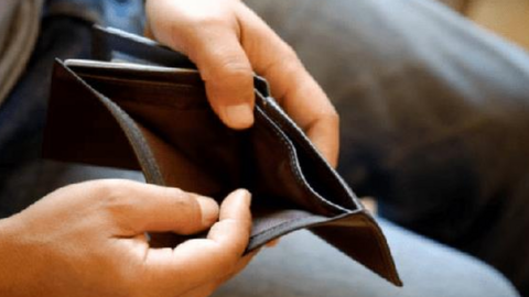 Một công ty xây dựng niêm yết trên sàn chứng khoán tạm ngừng kinh doanh do hết tiền