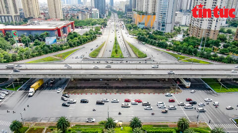 Hàng loạt 'điểm đen' giao thông ở Hà Nội được thí điểm phân luồng