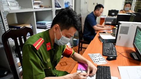 Quy trình bấm chọn biển số xe máy ở công an xã như thế nào