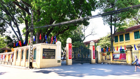 10 trường THPT công lập lấy điểm chuẩn RẤT CAO ở Hà Nội: Phụ huynh, học sinh cân nhắc kỹ trước khi đăng ký thi