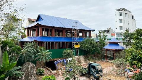 Tháo dỡ biệt phủ trái phép 20 tỷ đồng ở Quảng Ngãi