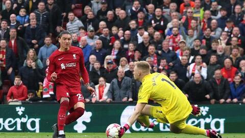 Arsenal hòa Liverpool dù dẫn 2 bàn