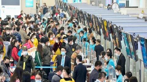 Hạn chế ùn tắc tại các sân bay gây bức xúc cho người dân dịp nghỉ lễ 30/4