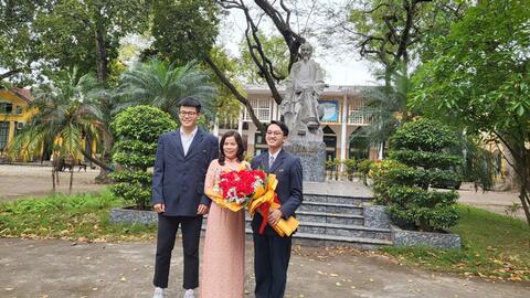 Những điều đặc biệt về tân đảng viên 18 tuổi trường Chu Văn An