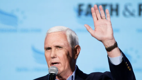 Ông Donald Trump 'bất lực' nhìn cựu phó tổng thống ra làm chứng