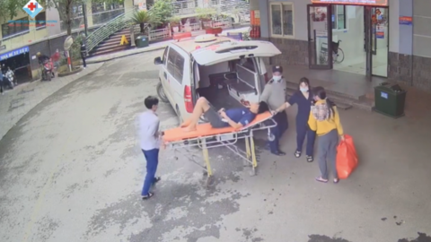 Dẫm phải cọc gỗ dưới ao, bệnh nhân nhập viện cấp cứu do bị nhiễm trùng uốn ván