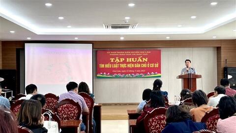 Phòng GD&ĐT huyện Gia Lâm tập huấn Luật Thực hiện dân chủ ở cơ sở