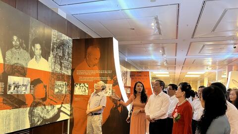 Trưng bày chuyên đề “Bác Hồ với Thủ đô Hà Nội”