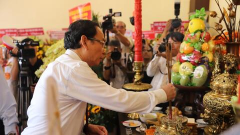 Lãnh đạo TP Hồ Chí Minh dâng hương tưởng niệm Chủ tịch Hồ Chí Minh