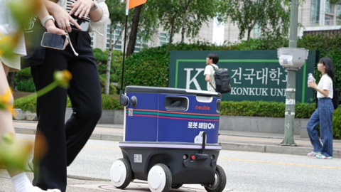 Hàn Quốc tiếp tục thử nghiệm dịch vụ giao hàng bằng robot