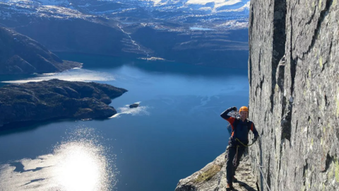 Vách đá cao chót vót ở Na Uy hấp dẫn những tín đồ du lịch mạo hiểm