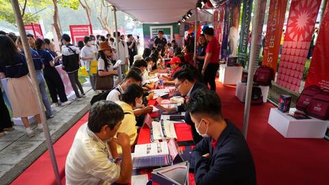 Đại học Văn Lang giữ nguyên học phí và tăng học bổng tuyển sinh năm 2023