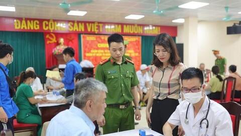 Quận Hoàng Mai chăm lo chu đáo các đối tượng chính sách, người có công