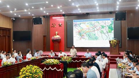 Cấp ủy không làm thay chính quyền nhưng cần chủ động khơi dậy khát vọng phát triển