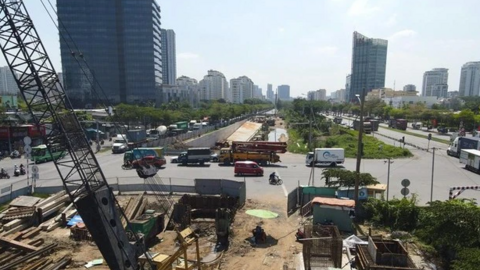 Xuyên đêm di dời hạ tầng kỹ thuật để tái thi công hầm chui 830 tỷ đồng ở TPHCM