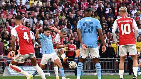 Ngoại hạng Anh sẽ tràn ngập mưa thẻ và những trận cầu 100 phút