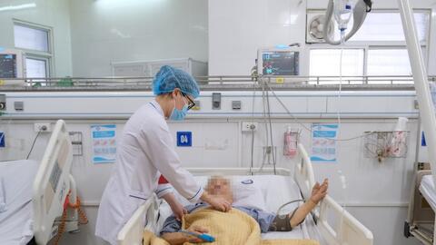 Điều trị cho cụ bà mắc đái tháo đường type 2 bị tăng huyết áp khẩn cấp