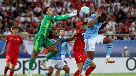 Ngược dòng thắng trên chấm luân lưu, Man City lần đầu đoạt Siêu cúp châu Âu