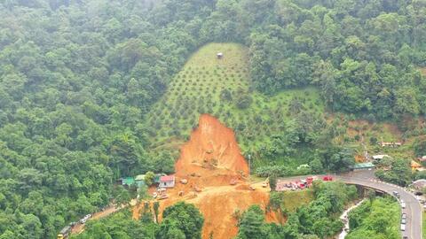 Truy tặng Huân chương Dũng cảm cho người dân tử vong trong vụ sạt lở đèo Bảo Lộc